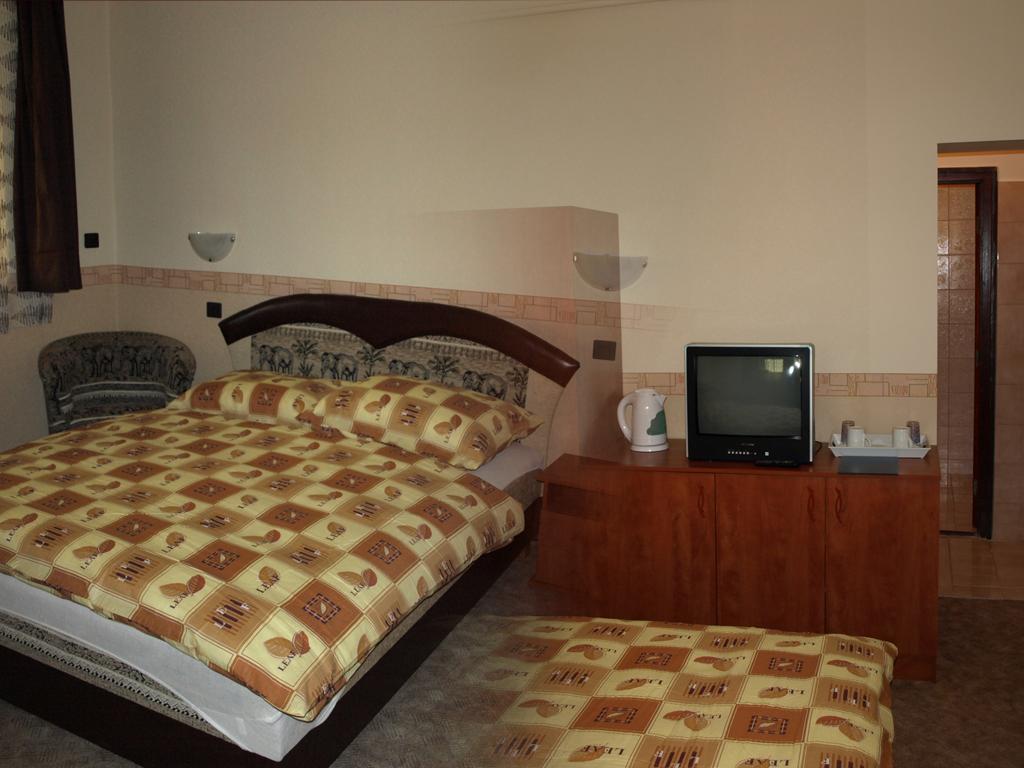 Fonix Panzio Hotel Papa Ruang foto
