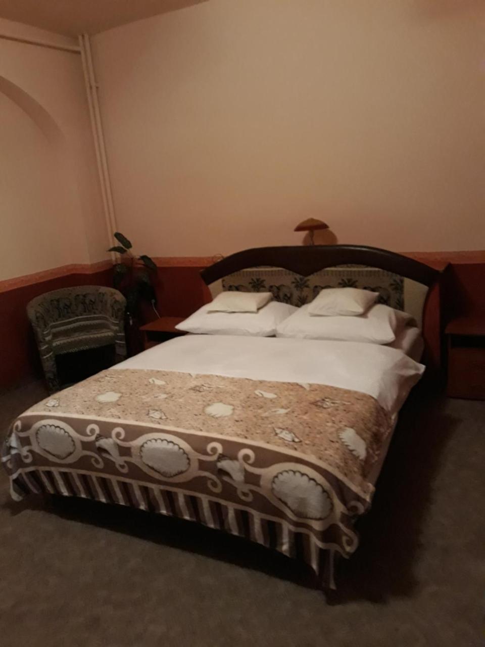 Fonix Panzio Hotel Papa Bagian luar foto